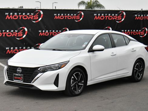 Used 2024 Nissan Sentra SV image 3