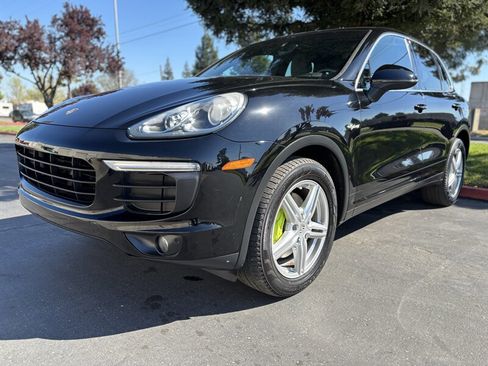 Used 2017 Porsche Cayenne S AWD/4WD image 6