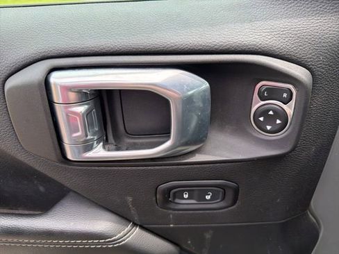 Used 2021 Jeep Wrangler Unlimited Sahara w/ Cold Weather Group AWD/4WD image 20