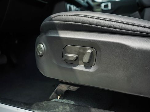New 2026 Jeep Wrangler Unlimited Sahara AWD/4WD image 19