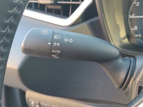 Used 2025 Toyota Corolla SE image 26