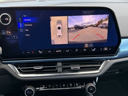 New 2026 Chevrolet Equinox EV LT image 20