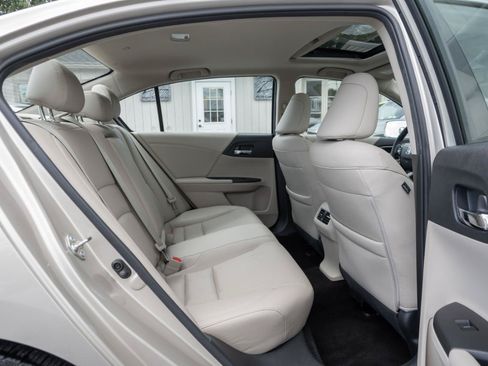 Used 2017 Honda Accord EX-L image 41