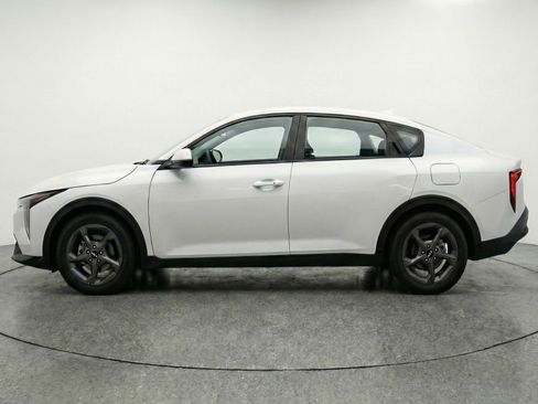 Used 2025 Kia K4 LXS image 5