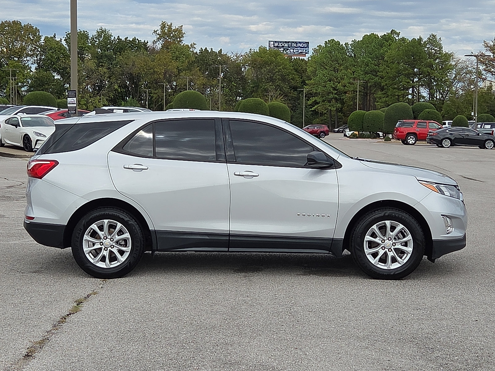 Used 2018 Chevrolet Equinox LS FWD image 6