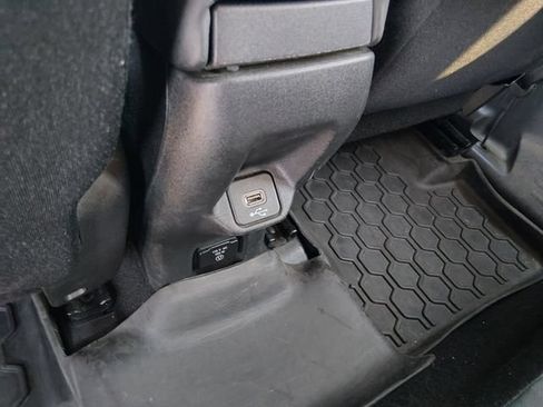 Used 2018 Jeep Renegade Altitude w/ Popular Equipment Group FWD image 12