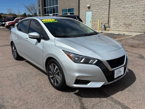 Used 2021 Nissan Versa SV image 1