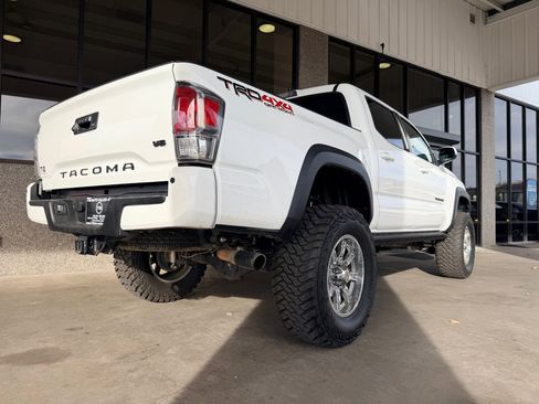 Used 2020 Toyota Tacoma TRD Off-Road image 41
