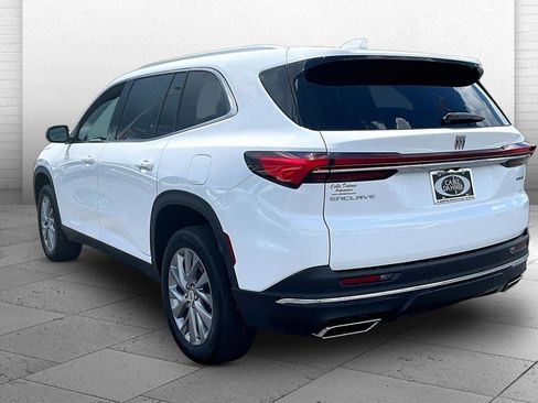Used 2025 Buick Enclave Preferred FWD image 11