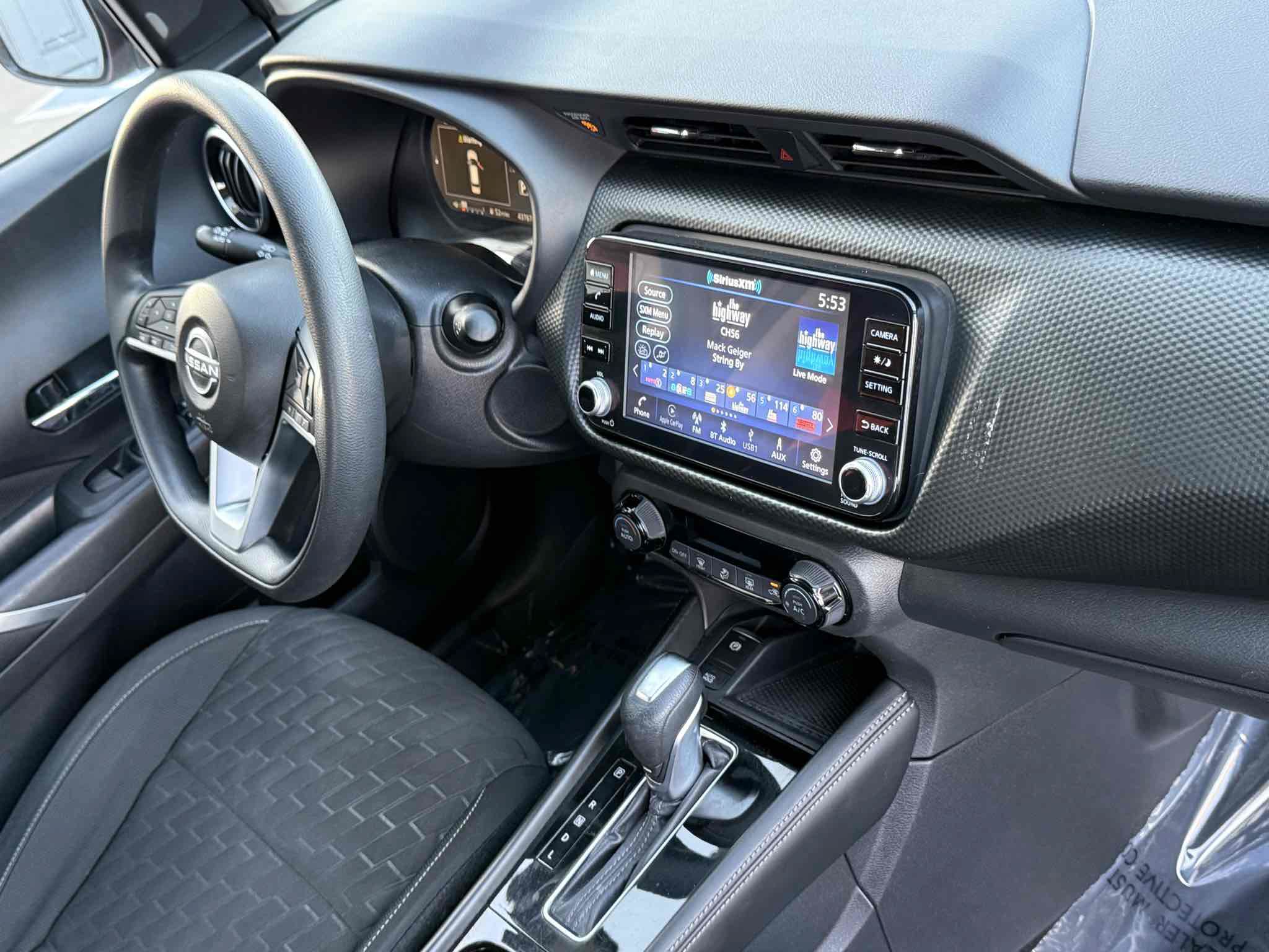 Used 2022 Nissan Kicks SV FWD image 47