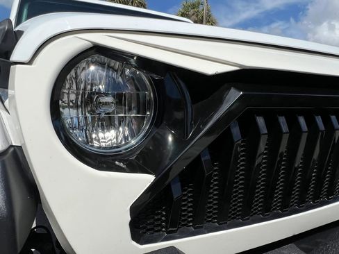 Used 2020 Jeep Gladiator Sport w/ Quick Order Package 24S image 20