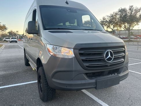 Used 2022 Mercedes-Benz Sprinter 2500 image 2