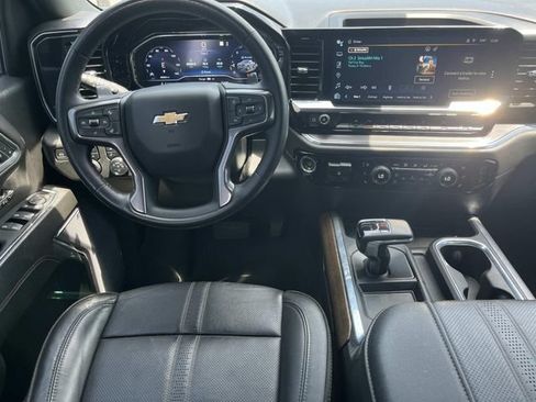 Used 2023 Chevrolet Silverado 1500 High Country w/ High Country Premium Package AWD/4WD image 15