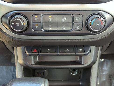Used 2021 Chevrolet Colorado LT w/ LT Convenience Package AWD/4WD image 18
