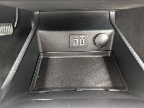 Used 2019 Ford Fusion SE w/ Equipment Group 151A image 13