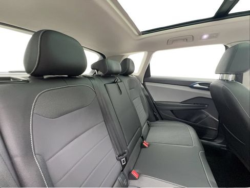 Used 2024 Volkswagen Taos SE w/ Panoramic Sunroof Package AWD/4WD image 26
