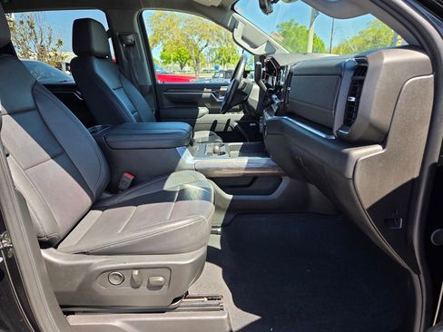 Used 2025 Chevrolet Silverado 2500 LTZ w/ Z71 Chrome Sport Edition image 17