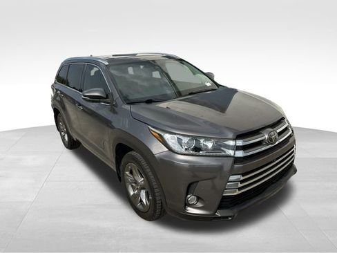 Used 2018 Toyota Highlander Limited Platinum image 7