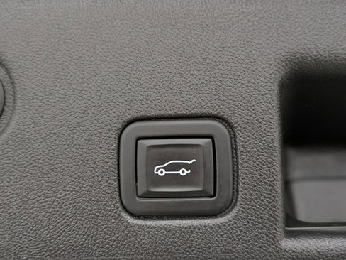 Used 2024 Chevrolet Equinox LT image 11