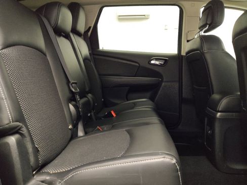 Used 2020 Dodge Journey Crossroad FWD image 19