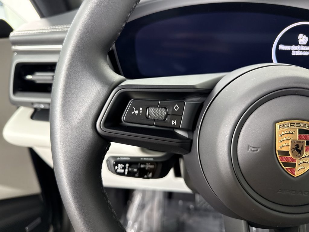 Certified 2025 Porsche Macan Electric RWD image 39