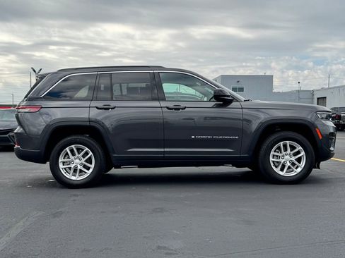 Used 2024 Jeep Grand Cherokee Laredo X w/ Luxury Tech Group I image 8