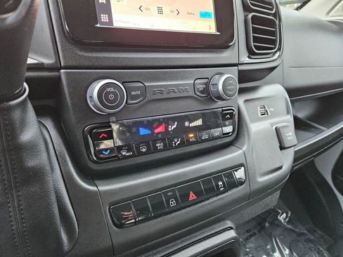 Used 2025 RAM ProMaster 2500 w/ Convenience Group image 23