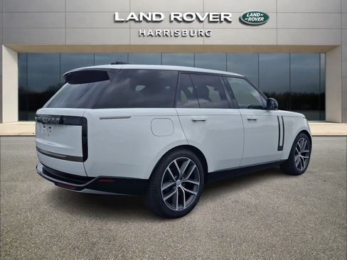 Used 2025 Land Rover Range Rover SE AWD/4WD image 4