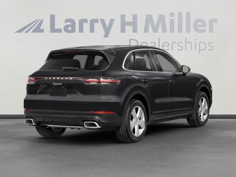 Used 2021 Porsche Cayenne S AWD/4WD image 2