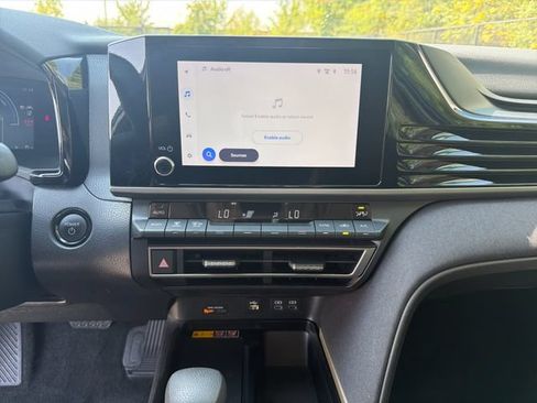 Used 2025 Toyota Camry LE FWD image 21