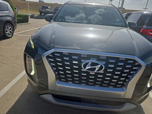 Used 2022 Hyundai Palisade Limited w/ Cargo Package FWD image 2