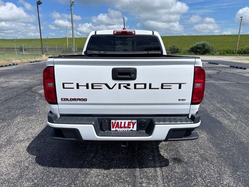 Used 2021 Chevrolet Colorado LT w/ Redline Special Edition AWD/4WD image 16