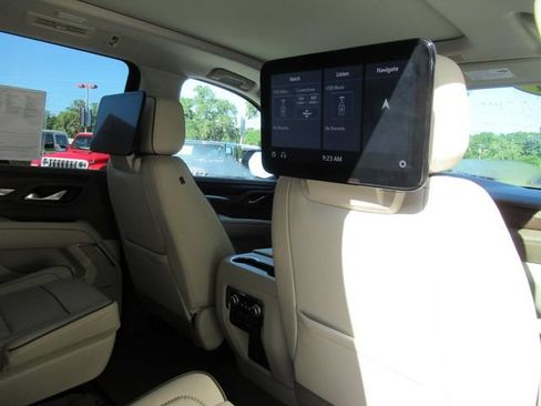 Used 2021 GMC Yukon XL Denali w/ Denali Premium Package RWD image 13