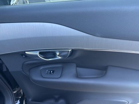 Certified 2025 Volvo XC90 B5 Core image 15