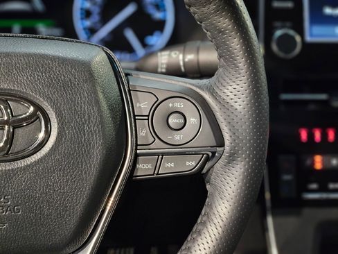 Used 2022 Toyota Avalon Limited image 29