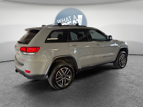 Used 2019 Jeep Grand Cherokee Trailhawk AWD/4WD image 3