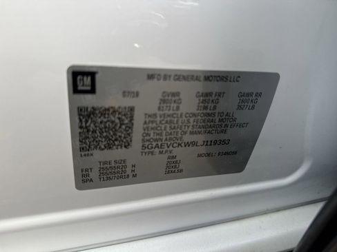 Used 2020 Buick Enclave Avenir w/ Avenir Technology Package image 29