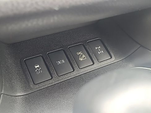 Used 2018 Toyota Highlander XLE AWD/4WD image 26