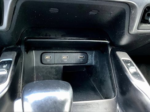 Used 2021 Kia Sorento S FWD image 19