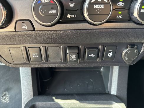 Used 2023 Toyota Tacoma TRD Off-Road image 37