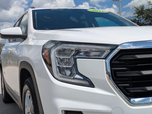Used 2022 GMC Terrain SLE w/ Driver Convenience Package FWD image 10
