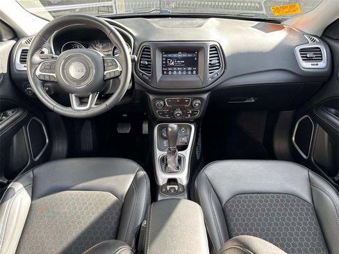 Used 2019 Jeep Compass Latitude image 16