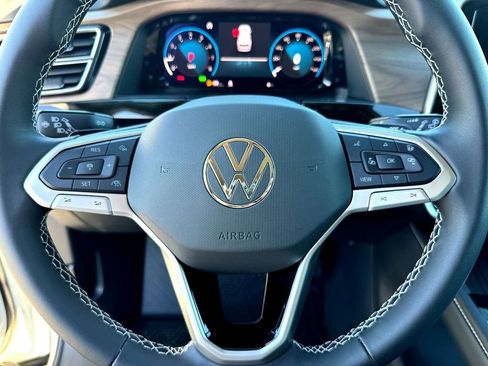 New 2026 Volkswagen Atlas SE FWD image 12