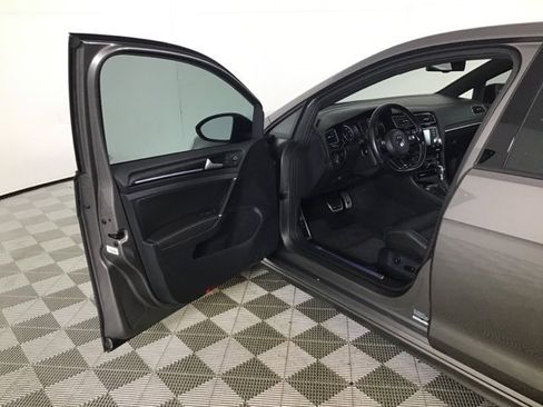 Used 2016 Volkswagen Golf Base image 10