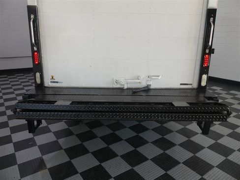 Used 2019 Ford E-450 and Econoline 450 Super Duty w/ Power Windows & Locks Group image 10