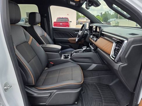 Used 2024 GMC Canyon AT4 AWD/4WD image 27
