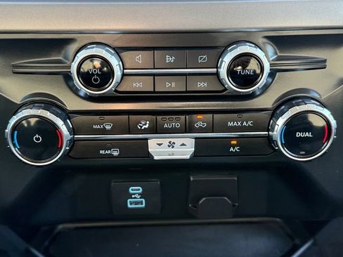 Used 2024 Ford F150 XLT AWD/4WD image 17