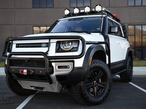 Used 2021 Land Rover Defender 110 SE image 2