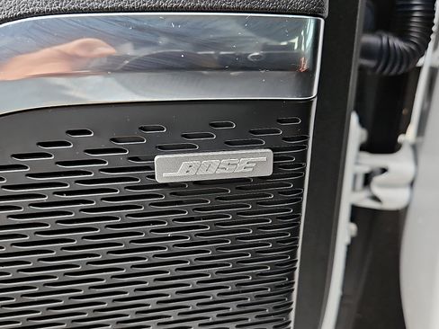 Used 2024 GMC Acadia Elevation image 14