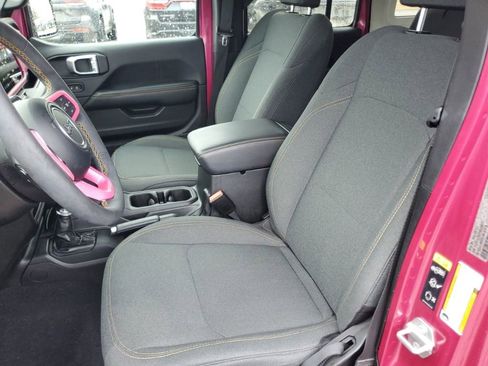 Used 2024 Jeep Wrangler Sahara image 24